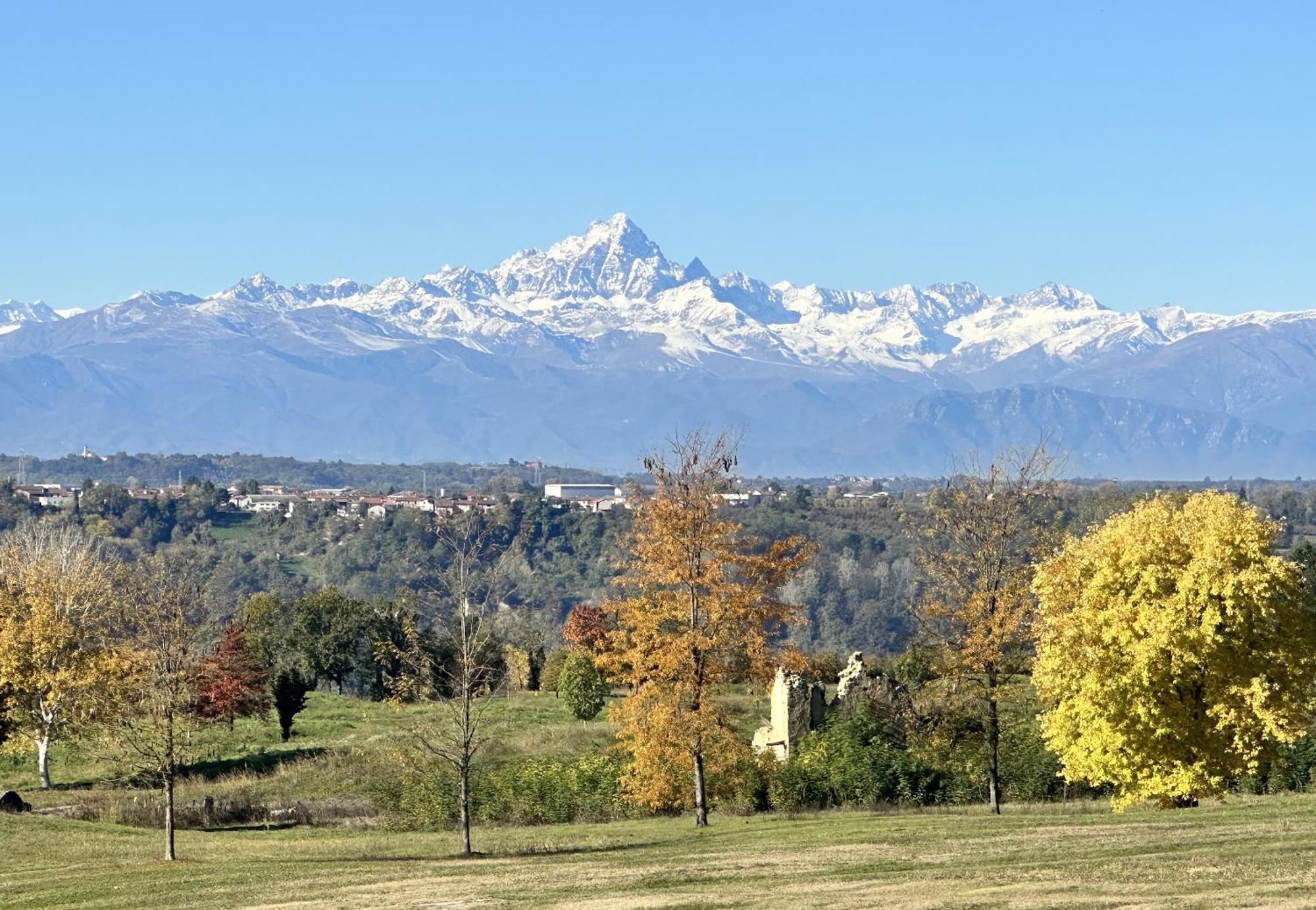 Вілла Just Langhe Casa Barolo Новело Екстер'єр фото