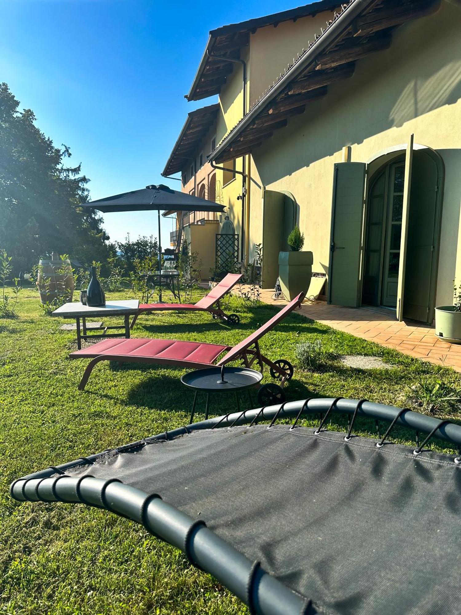 Вілла Just Langhe Casa Barolo Новело Екстер'єр фото