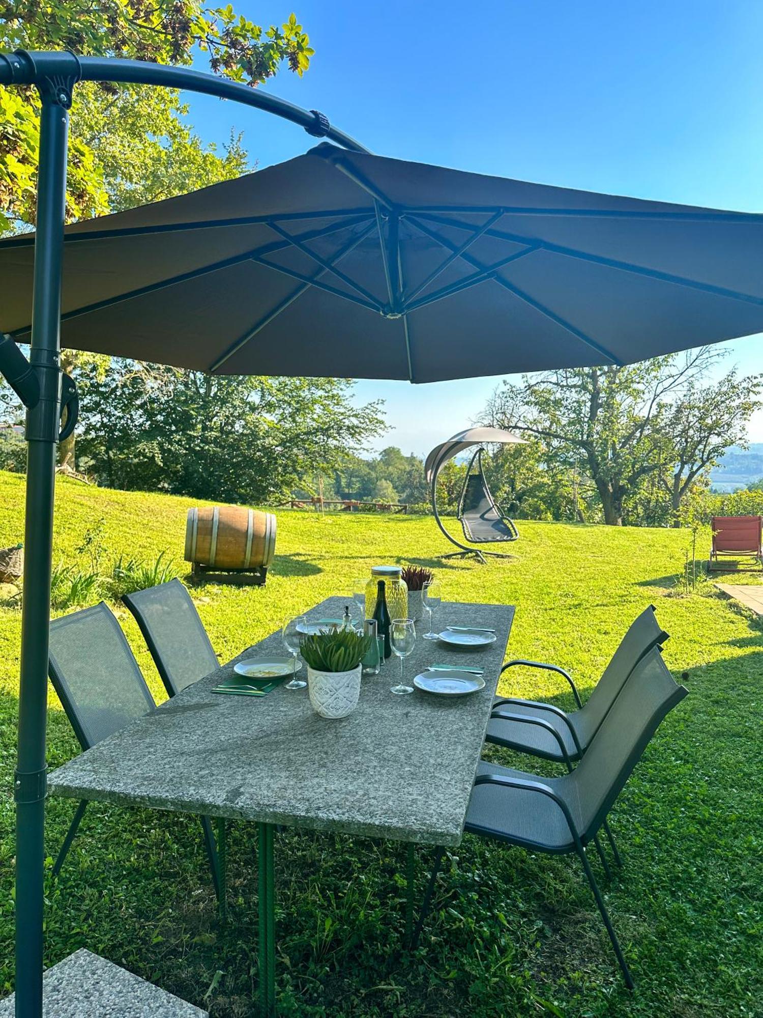 Вілла Just Langhe Casa Barolo Новело Екстер'єр фото