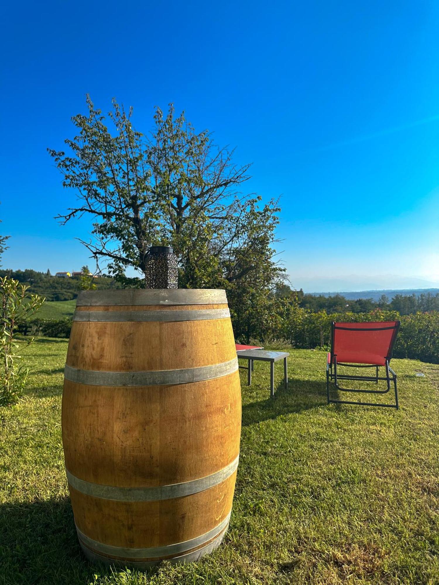 Вілла Just Langhe Casa Barolo Новело Екстер'єр фото