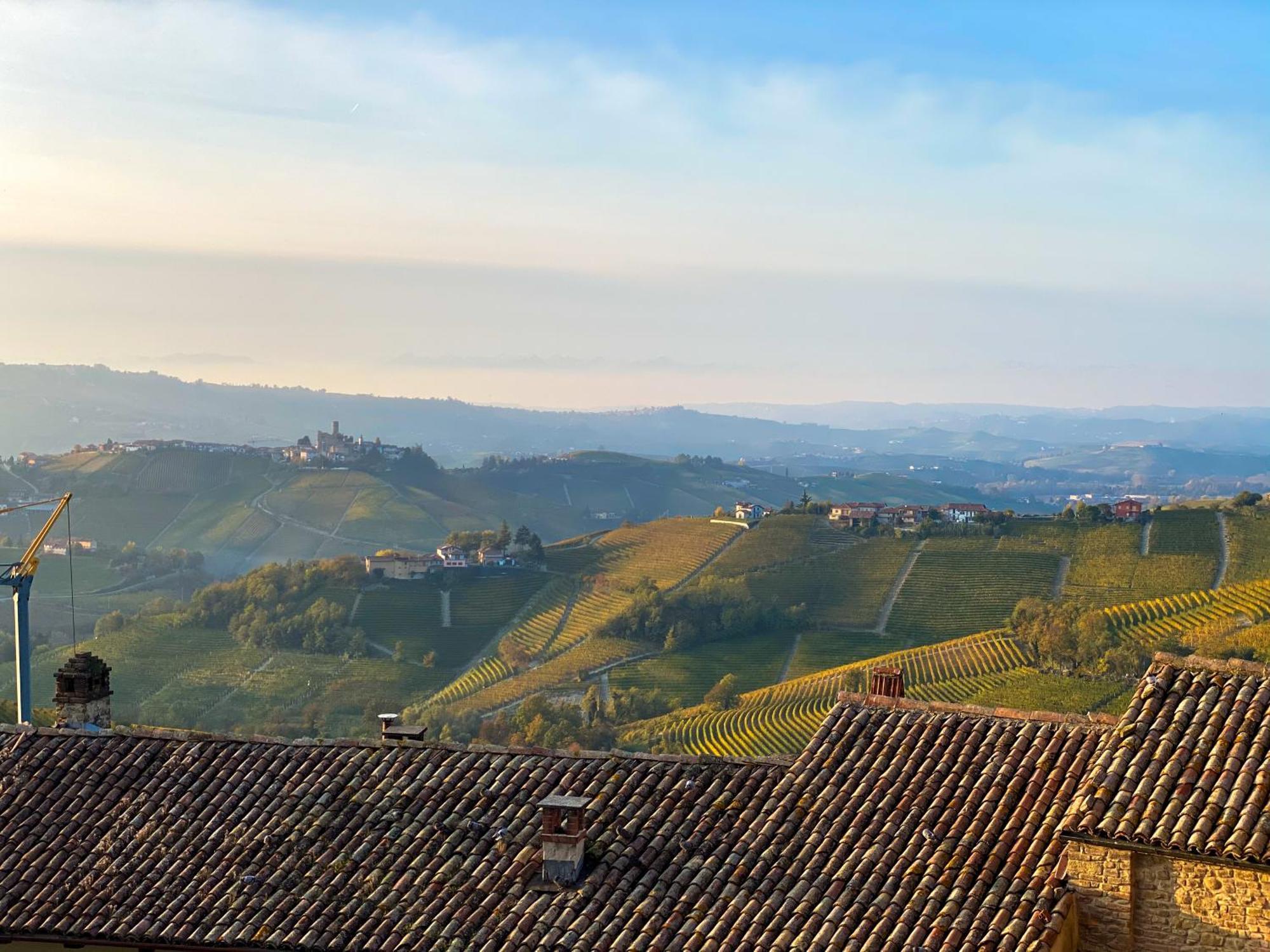 Вілла Just Langhe Casa Barolo Новело Екстер'єр фото