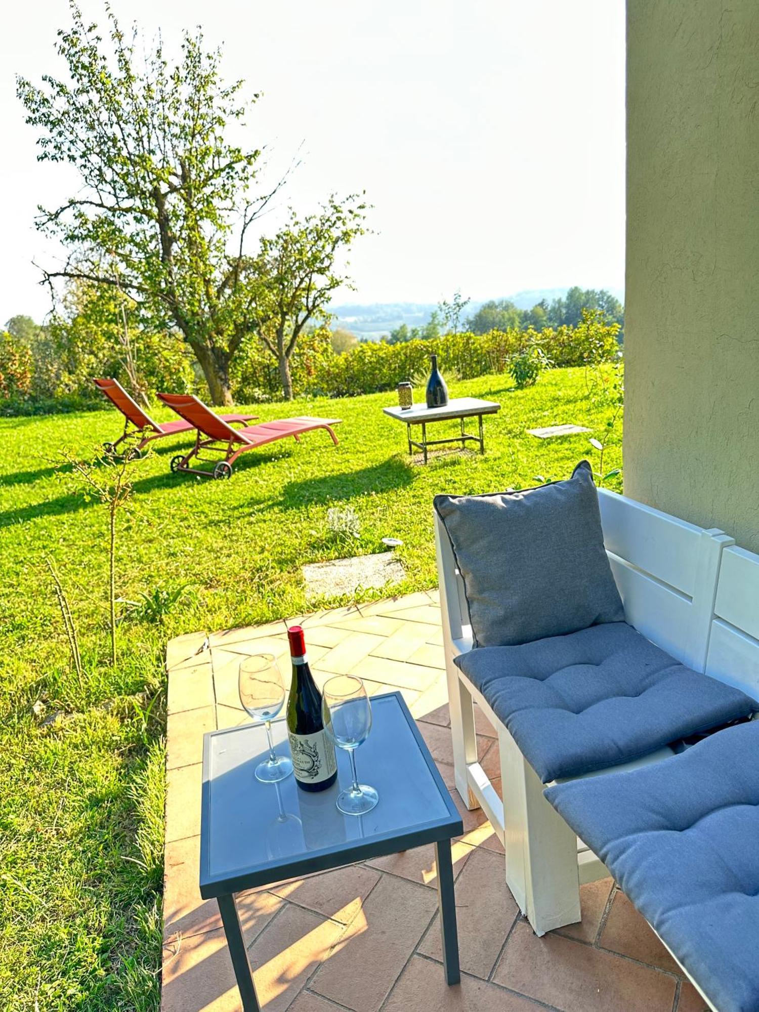Вілла Just Langhe Casa Barolo Новело Екстер'єр фото