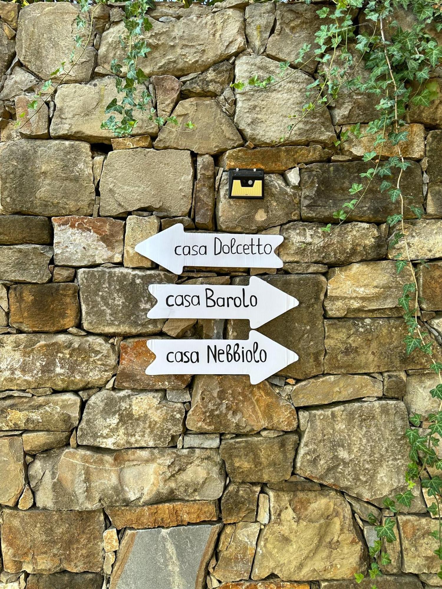 Вілла Just Langhe Casa Barolo Новело Екстер'єр фото