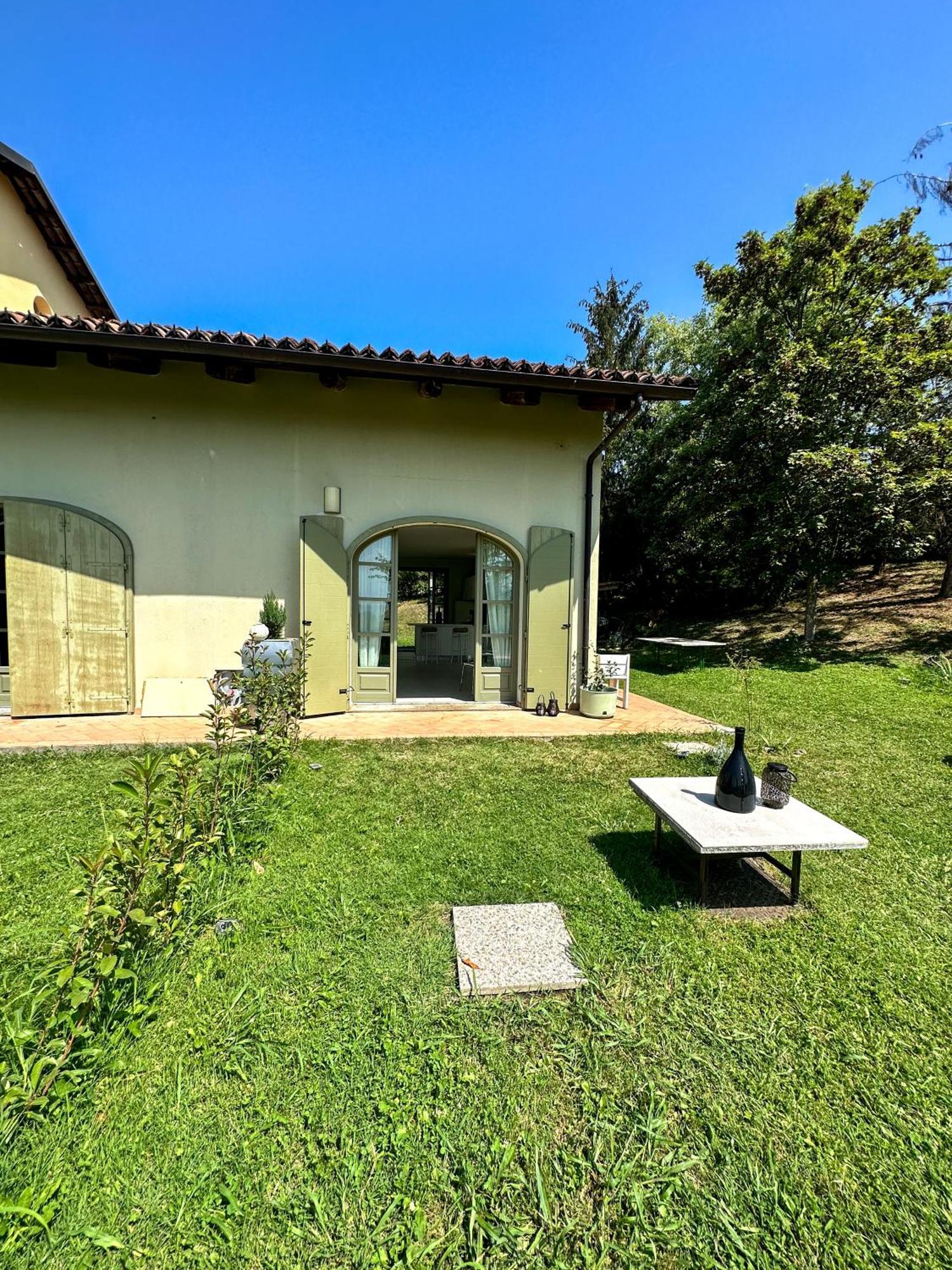 Вілла Just Langhe Casa Barolo Новело Екстер'єр фото
